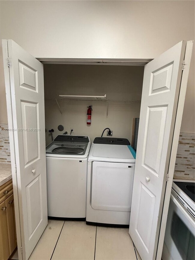Building Photo - 761 NW 24th Ct Unit 761