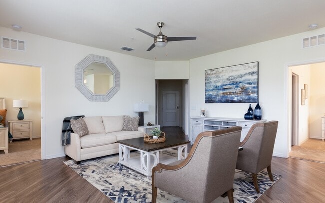 The Oaks on the Lake Upscale 55+ Apartments