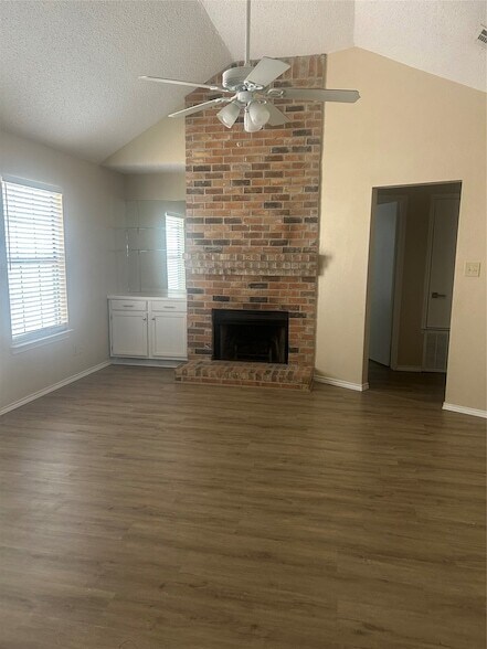 1832 Maplewood Trail