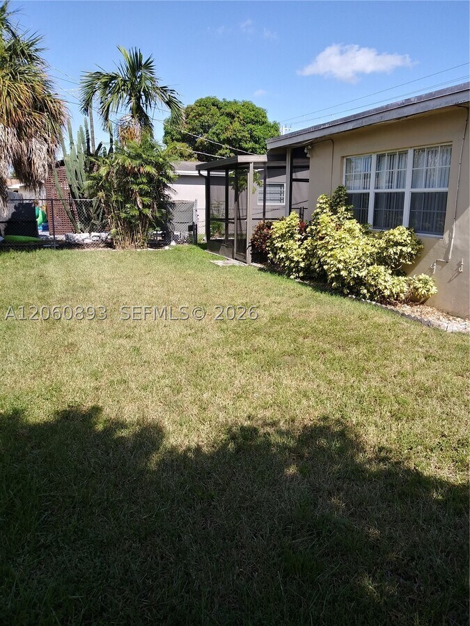 Photo - 8511 Sunset Strip