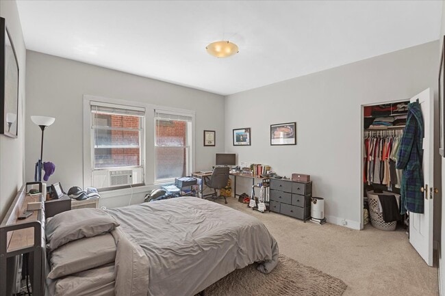 Photo - 429 W Wellington Ave Unit 1A