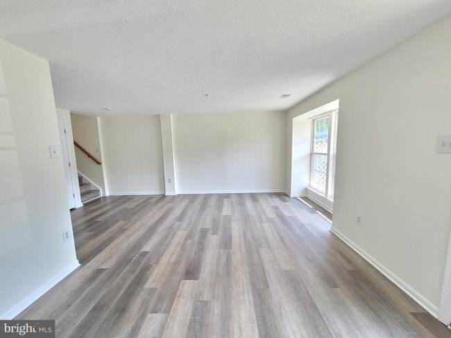 Photo - 589 Boysenberry Ln