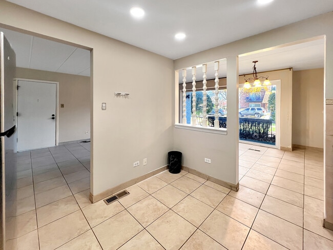 Photo - 10702 Keating Ave Unidad 1S Rental