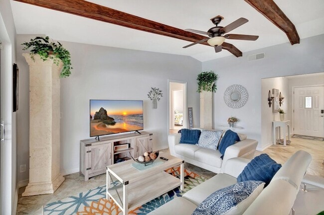 577 SW 24th Ave