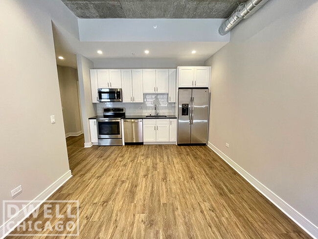 Building Photo - 3820 N Broadway St Rental