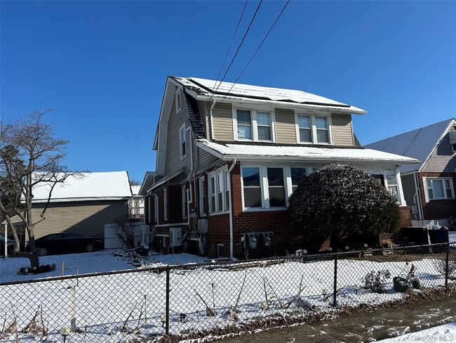 Photo - 139 Derby St