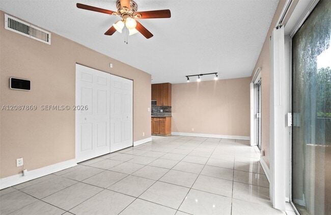 8913 NW 28th Dr Unit D