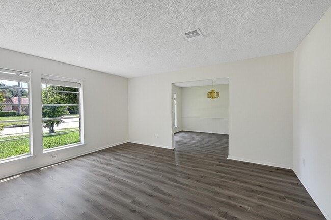 Photo - 2326 Turtle Creek Dr