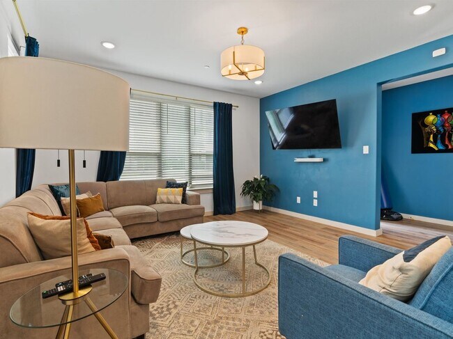 Photo - 607 Arapaho Dr