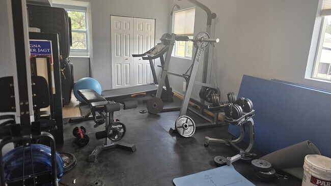 2465 Tenderfoot Dr