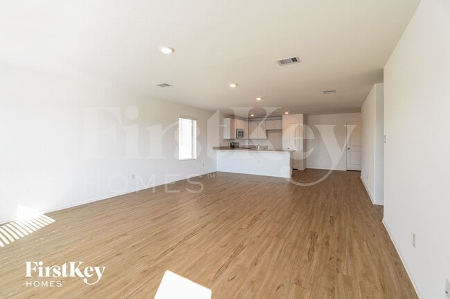 Photo - 508 Maple Bnd Ln