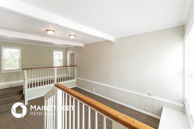 Photo - 208 E 165th St