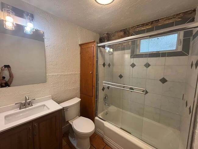 Photo - 564 E 7th Ave