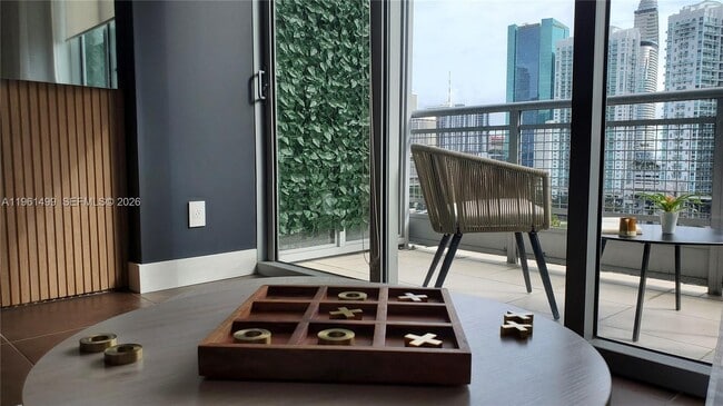 Building Photo - 690 SW 1st Ct Unit 1716