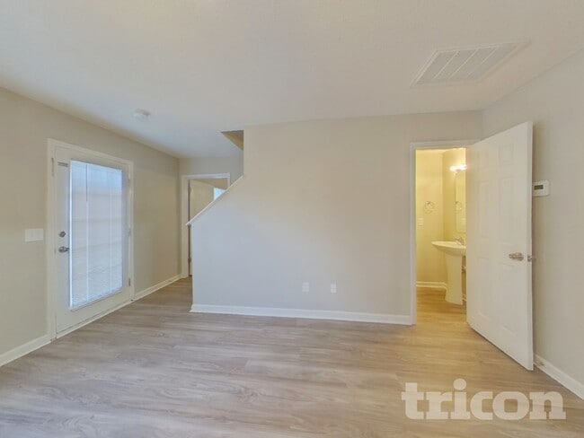 Photo - 2048 Lake Carolina Dr