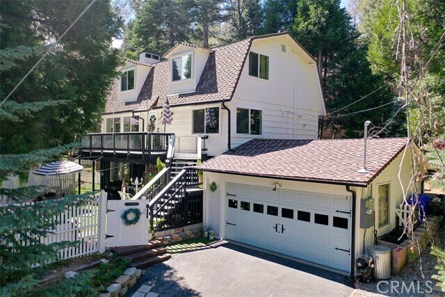 220 Oak Dr