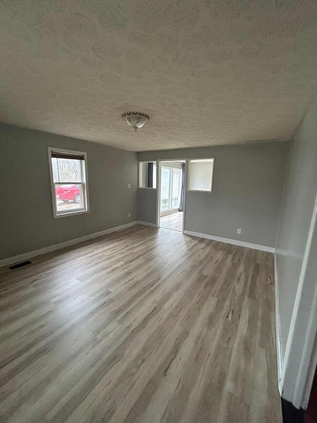 Photo - 411 N Spring St