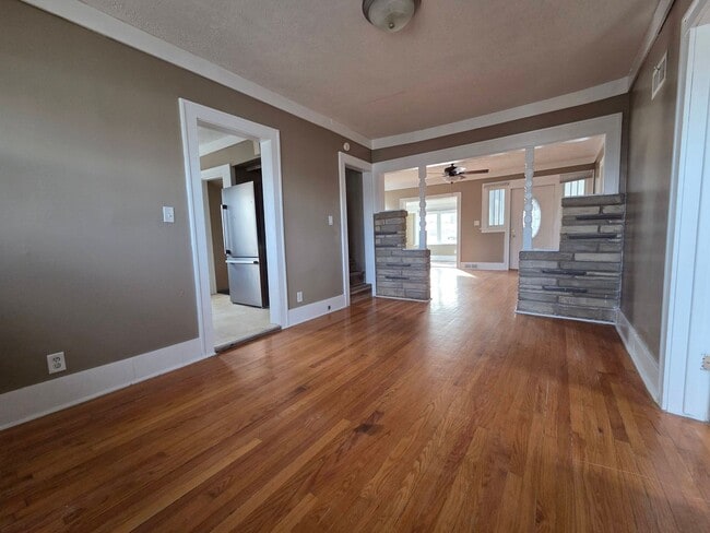 Photo - 4204 Pacific St