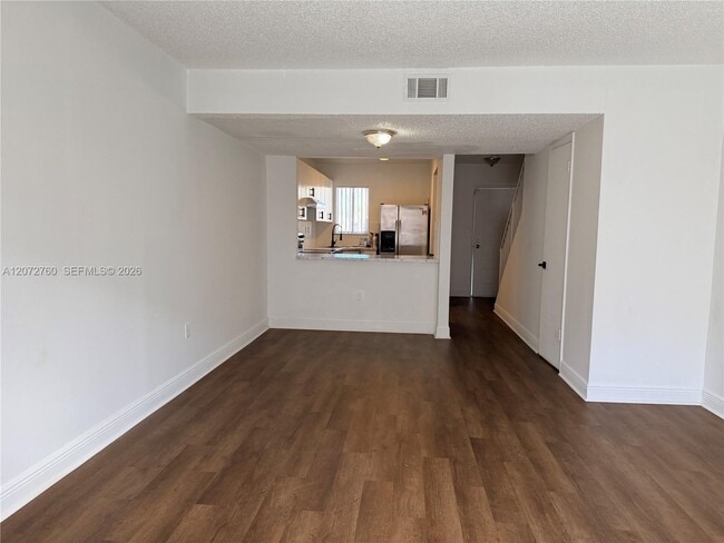 2710 W 76th St Unit 206
