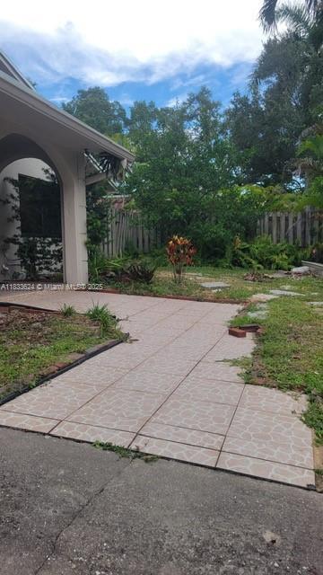 Building Photo - 1847 SW 24th Ave Rental