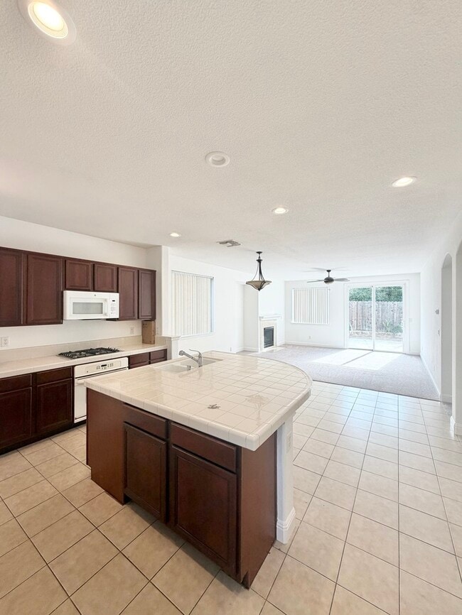 Beautiful 4-Bedroom Home in Desirable Loomis!
