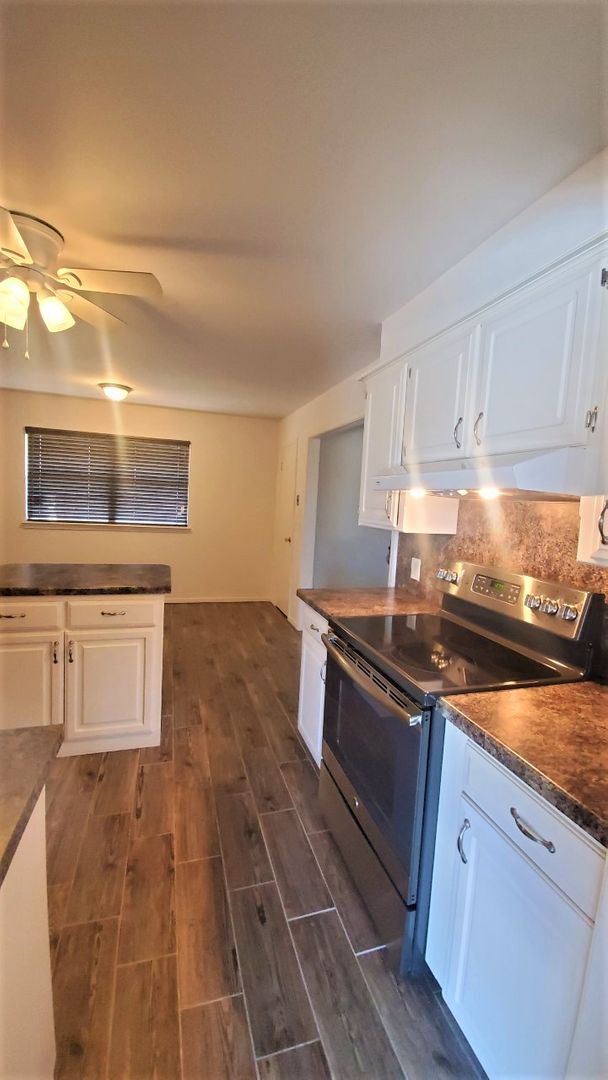 Photo - Super 3 Bed 2 Bath 2 Car Garage in Rolling...