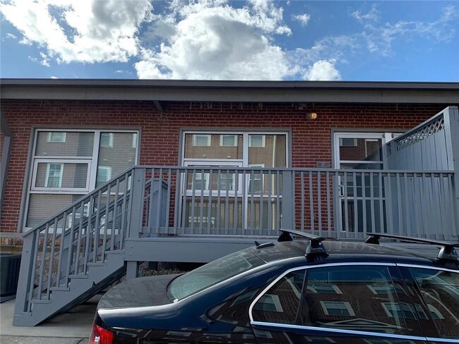 Building Photo - 806 Marcus St SE Unit 17