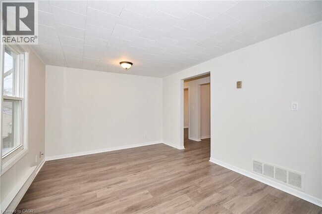 Photo - 33 Lock St Unit 3