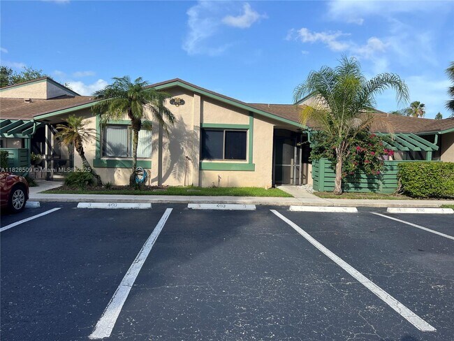 Photo - 460 Lakeview Dr House