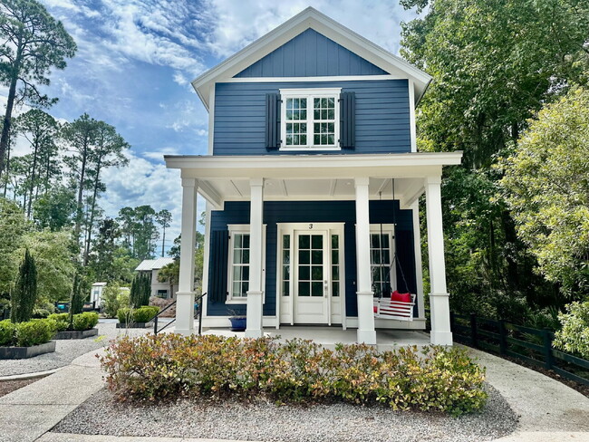 Building Photo - Large Modern Loft Home in Downtown Bluffton!