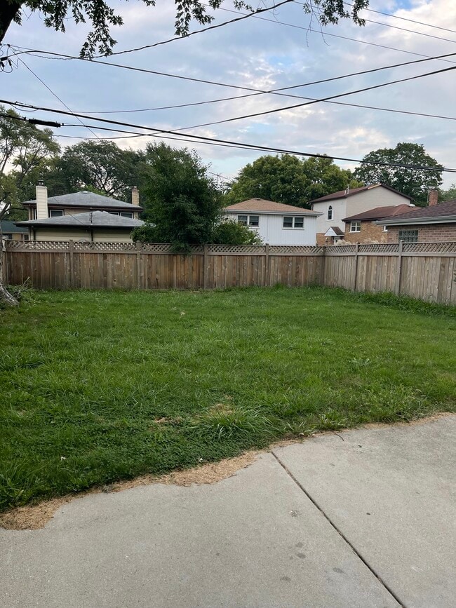 Photo - 634 Lawler Ave