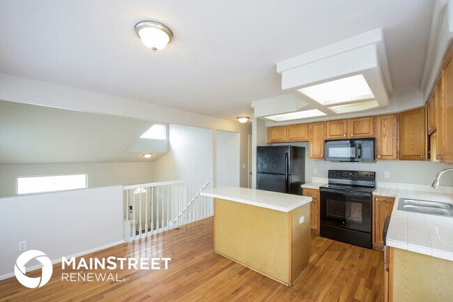 Photo - 4652 Genoa St