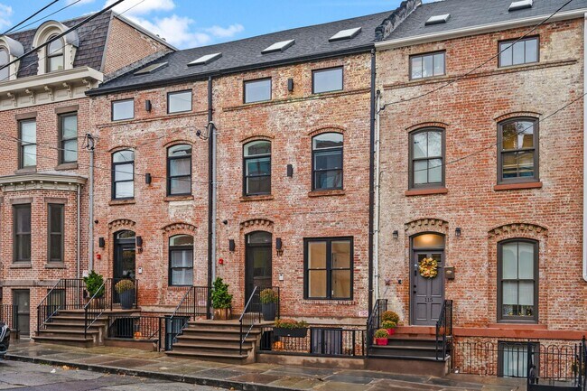 Photo - 119 Lander St Unit 1