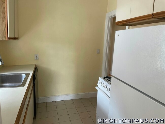 Building Photo - 97 Strathmore Rd