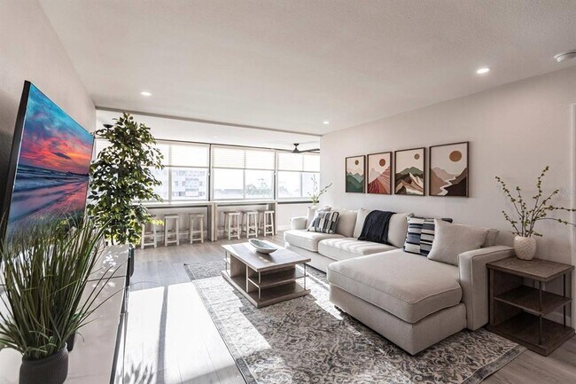 1125 W Peppertree Dr Unit 402
