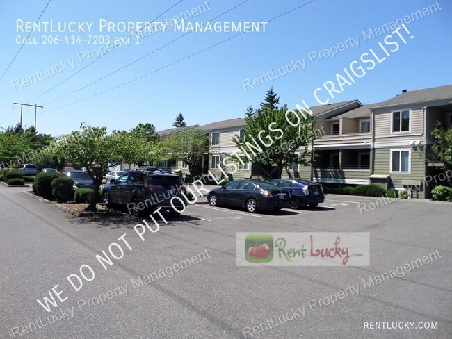 Building Photo - 3233 NE 12th St Unit #302