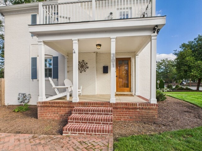 Photo - 301 Seneca Rd