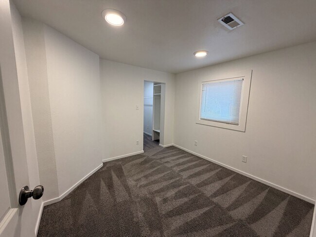 265 N Oregon St Unit 265 N Oregon St #B