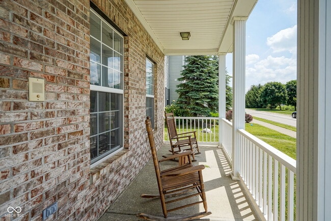 Photo - 952 Helston Ave