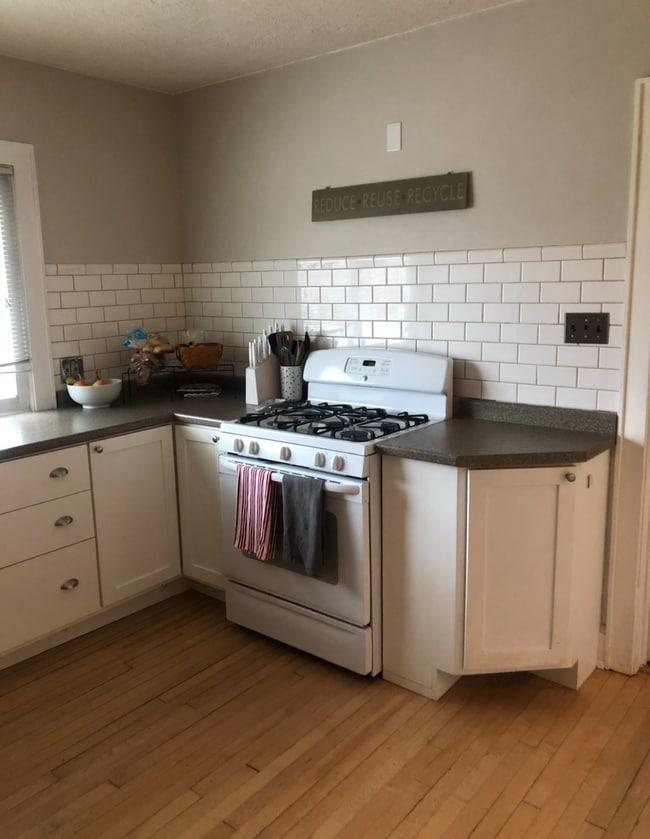 Cocina - 3360 S Kinnickinnic Ave Unidad Lower