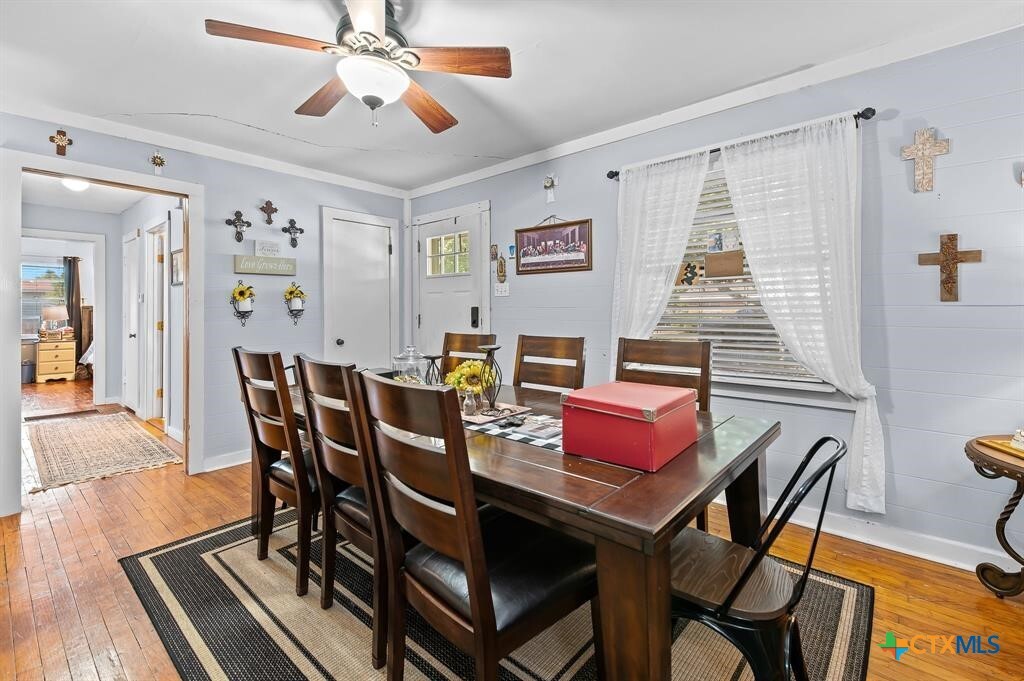 Photo - 906 Debus Dr