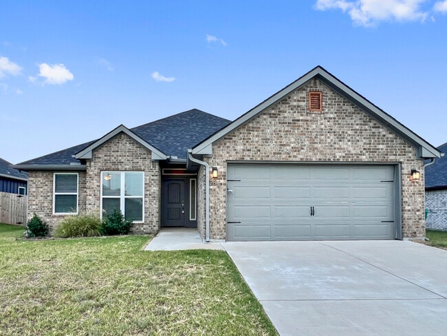 Building Photo - Move-in Special: 50% off second full month... Rental