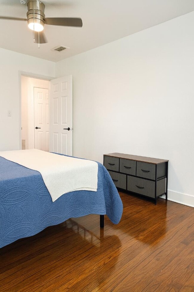 Photo - 2205 12th St NW