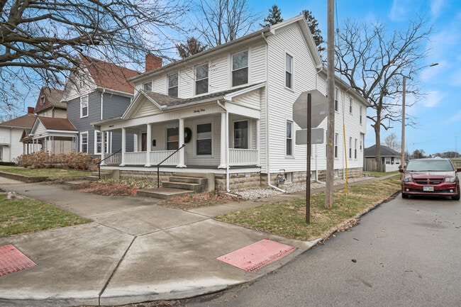 Building Photo - 21-23 E Water St Unit 23