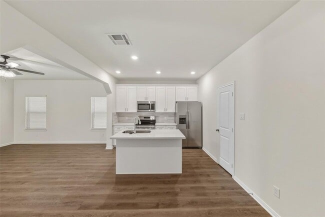 Photo - 714 W Dallas St