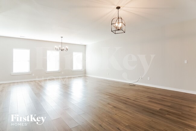 Photo - 187 Crossroads Cir