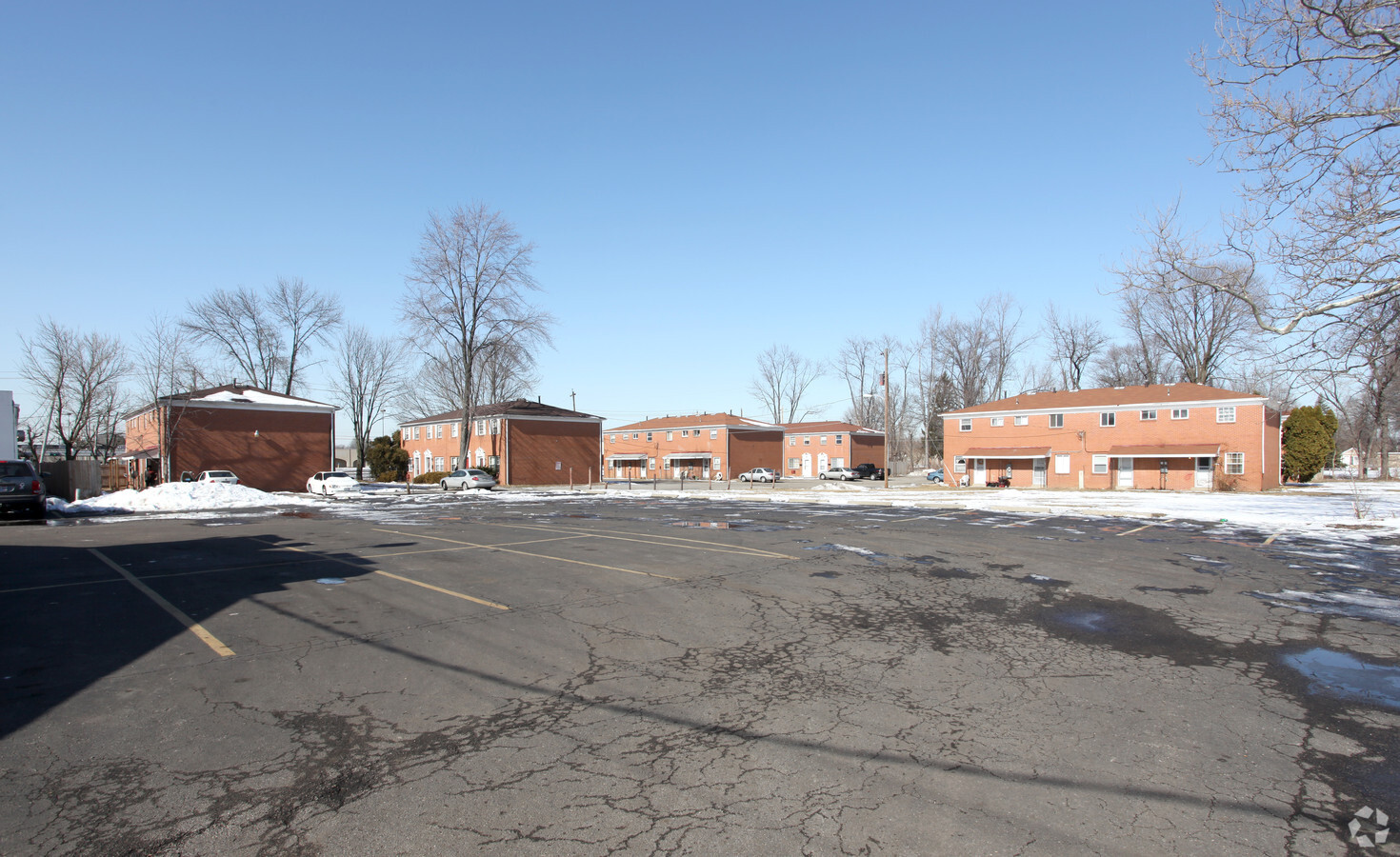 Rosemore Plaza Apartments - Rosemore Plaza Apartments