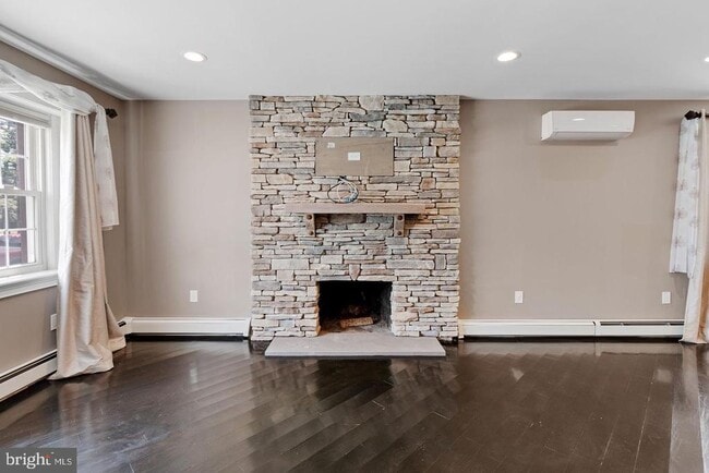 Photo - 115 Samdin Blvd