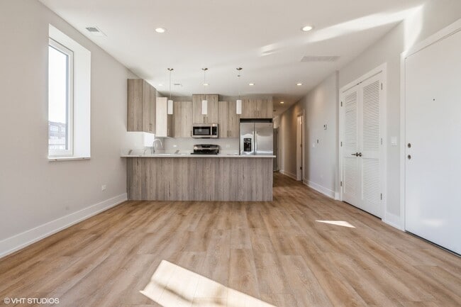 Photo - 3216 N Karlov Ave Unit 4N