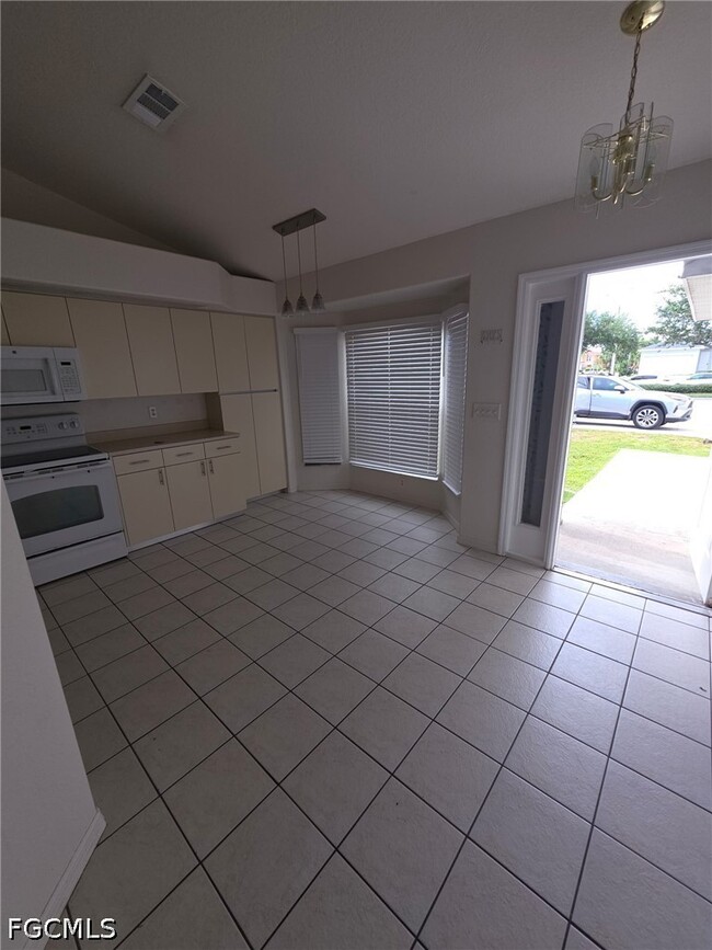 910 Cape Coral Pkwy W
